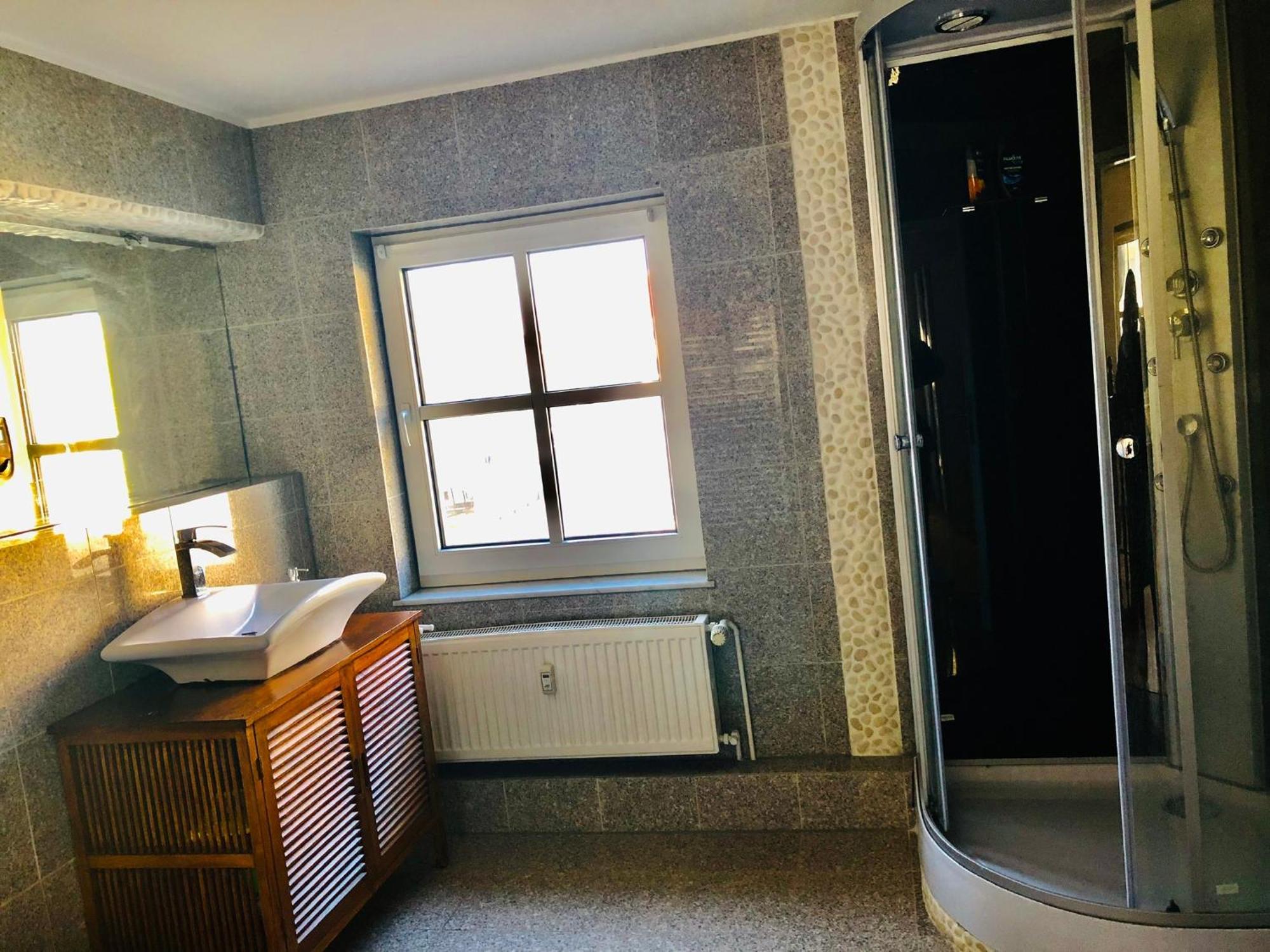 & Comfy Apartment *